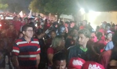Militância do PT realiza caminhada em apoio a Lula nas ruas de Mari