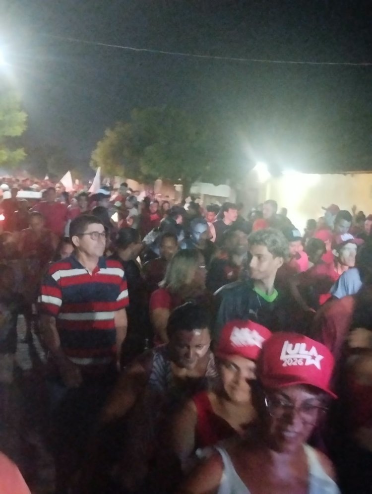 Militância do PT realiza caminhada em apoio a Lula nas ruas de Mari